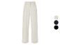 Beige broek met geplooid model.