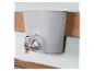 Roba wandgemonteerde waterdispenser met metalen kraan.