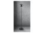 Moderne staande lamp met zwarte glazen kap.