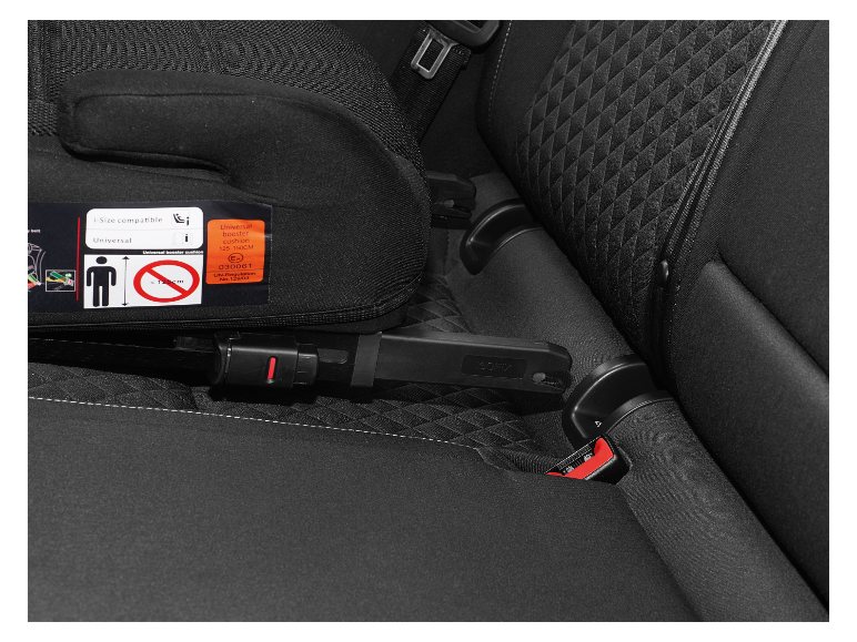 Universele verhoging voor i-Size autostoeltje, geïnstalleerd in de autostoel.