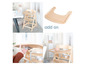 Une chaise haute en bois avec un plateau supplémentaire amovible.