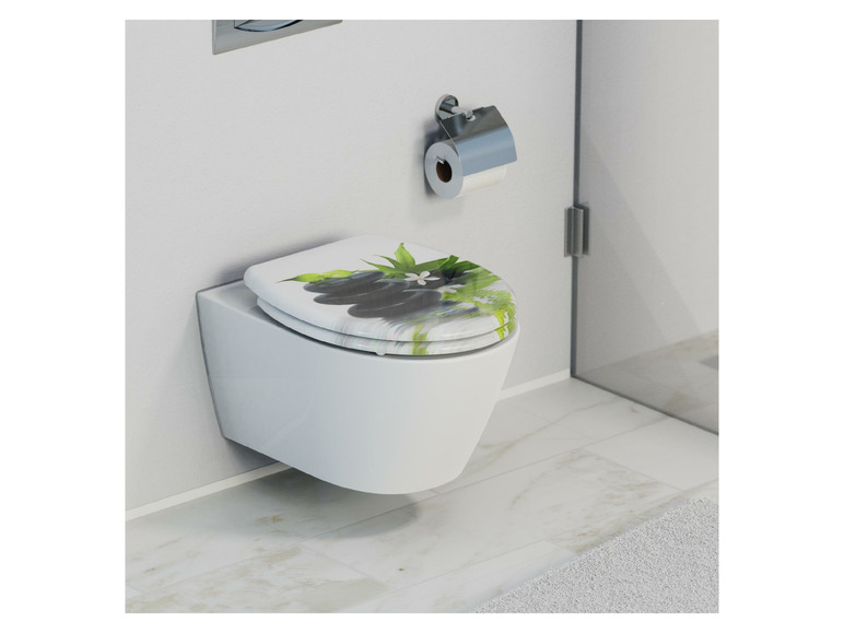 Toilet met een zen-thema zitting.