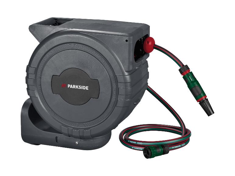 Grijze PARKISDE slanghaspel met groene en rode slang en accessoires.