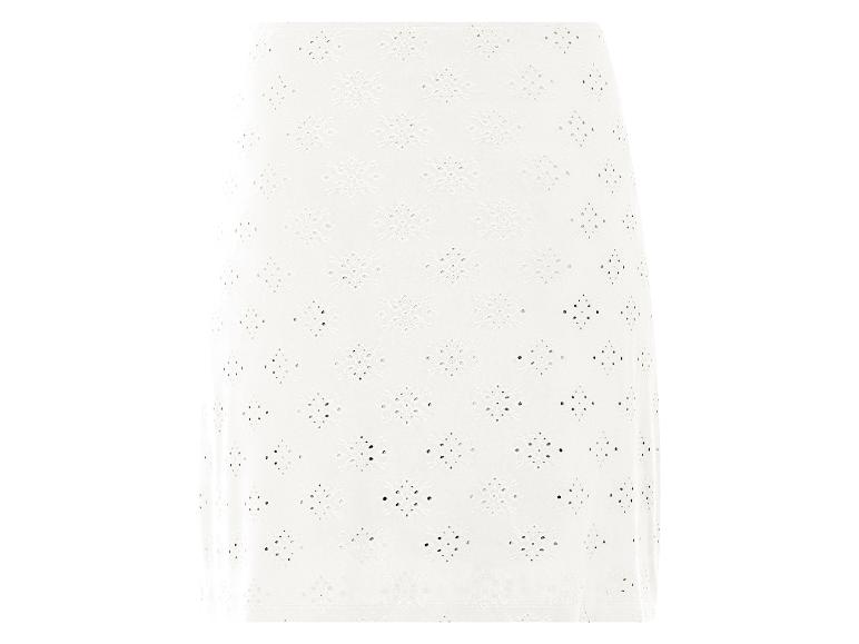 Jupe blanche ajourée, style bohème.