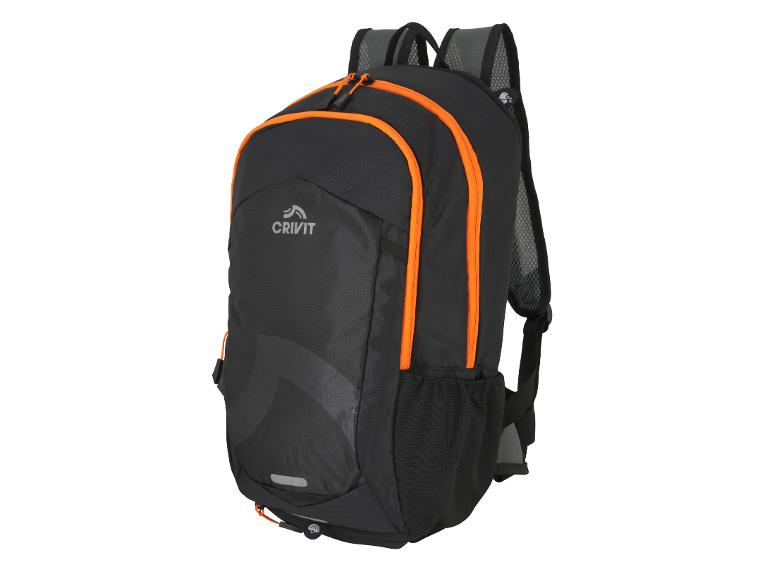 Zwarte rugzak met oranje accenten en ritsen