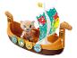 Piratenboot met dierenfiguurtje en piratenversieringen.