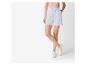 Witte shorts en witte sneakers voor dames.