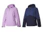 Deux vestes softshell à capuche, une violette et une bleue.