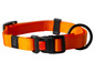 Un collier de chien orange Ruffwear avec une boucle noire et un anneau.