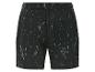 Zwarte shorts met een gestileerd bloemenpatroon.