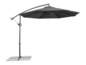 Een grijze parasol met een gebogen arm en een betonnen voetstuk.