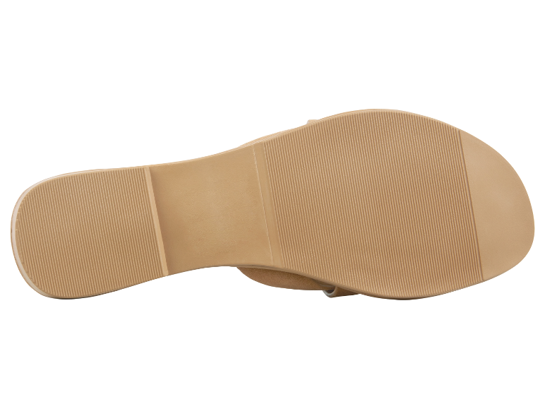 Semelles de tongs beige.