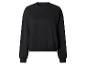 Sweat-shirt noir à col rond et manches longues.
