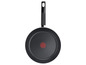 Een zwarte Tefal koekenpan met een anti-aanbaklaag.