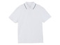 Een wit poloshirt met een donkerblauwe rand.
