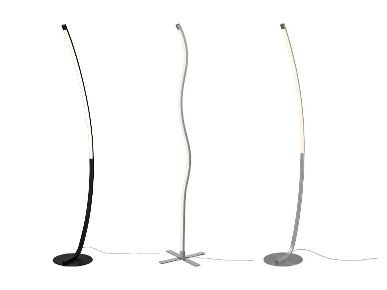 Drie moderne LED-vloerlampen, één zwart en twee zilverkleurig, op een witte achtergrond.
