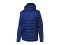 Une veste d'hiver bleue à capuche