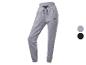 Grijze joggingbroek met trekkoord, ook verkrijgbaar in zwart en lichtgrijs.