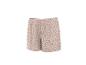 Losse shorts met bruin bladpatroon op een lichtroze achtergrond