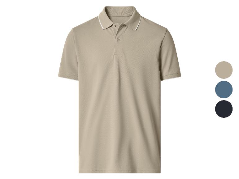 Beige poloshirt met witte kraag- en mouwdetails, met kleurstalen aan de zijkant.