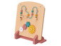 Houten speelbord met draaiende tandwielen en kralenbaan.