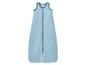 Blauwe babyslaapzak met sterrenpatroon en rits.