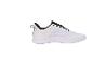 Witte sportschoenen met zwarte veters en zwarte bies.