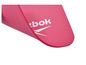 Een roze yogamat met het Reebok-logo.
