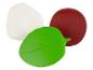 Une mozzarella blanche, une tranche de tomate rouge et une feuille de basilic verte, représentant le drapeau italien.
