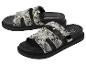 Zwarte platte sandalen met grijs en wit slangenprintpatroon