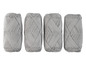 Quatre pelotes de laine grise pour tricoter ou crocheter.