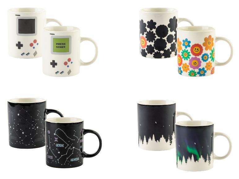 Tasses à café avec des motifs Game Boy, des fleurs, des constellations et de la nature.