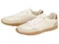 Baskets beige clair avec lacets blancs et semelle marron