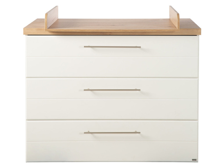 Commode blanche avec trois tiroirs et un plan à langer en bois.