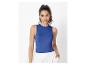 Stijlvol blauw topje en witte broek voor dames.