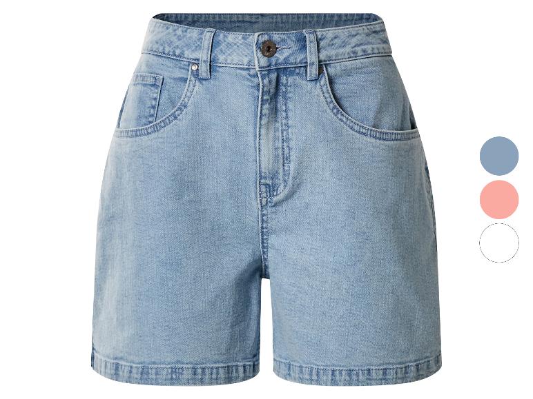 Short en jean taille haute pour femme en bleu clair, avec options de couleur.