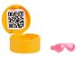 Gele container met QR-code en roze zonnebril
