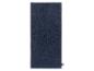 Een donkerblauwe handdoek van het merk Sanserif.