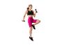 Femme faisant du sport avec des haltères Crivit et vêtements de sport rose.