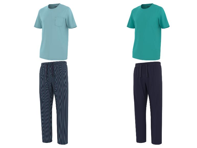 Twee sets pyjama's met t-shirts en lange broeken.