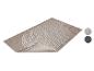 Beige vloerkleed met een geometrisch streep- en cirkelpatroon, met extra patroonstalen.