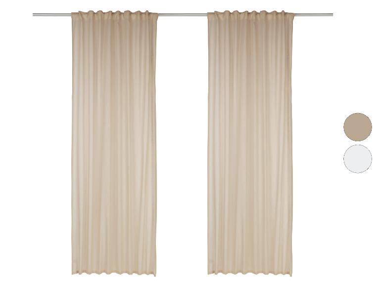 Rideaux beiges transparents accrochés à une tringle, disponibles en beige et blanc.