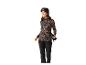Vrouw in zwart-bruin zebraprint shirt, zwarte broek, muts en skibril, houdt handschoenen vast.