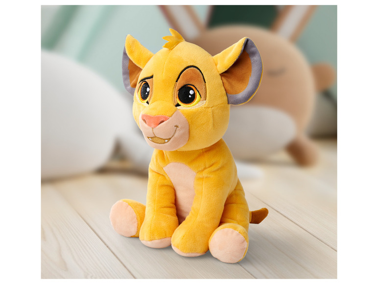 Een pluche Simba leeuw uit de film The Lion King.