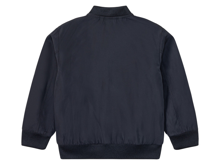 Een donkerblauwe bomberjack voor heren.