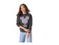 Vrouw in een donkergrijze Mickey Mouse sweater en lichtblauwe jeans.