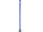 Blauwe LED-vloerlamp met glittereffect en chromen voet.