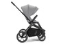 Een grijze wandelwagen van het merk Valco Baby.