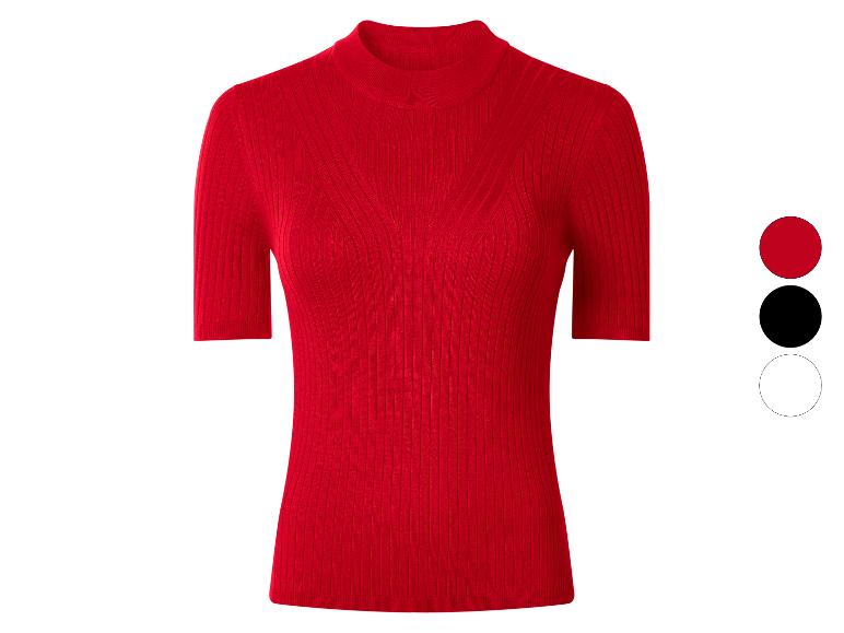 Haut côtelé rouge à manches courtes et col montant pour femme, avec options noir et blanc.