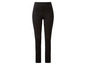 Leggings noires à coupe ajustée.
